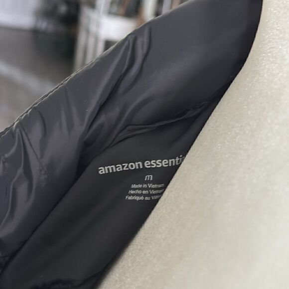 Amazon Essentials Puffer Back Vest Lightweight Mocked M Zip Up Water Resistant - Picture 9 of 11